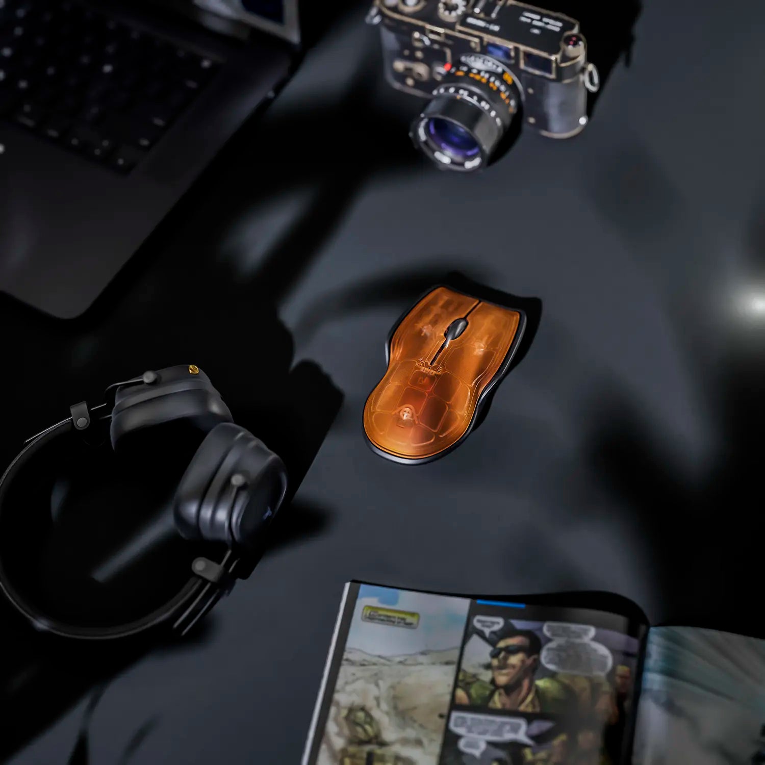 Pointer Instrument - Amber Noire